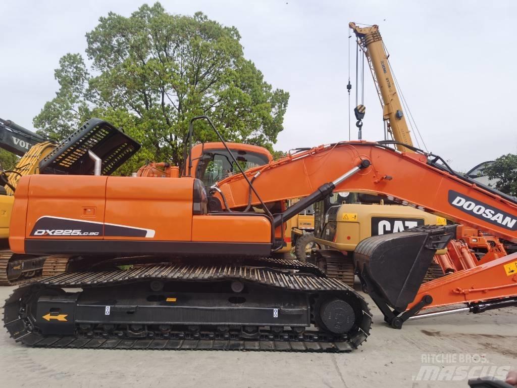 Doosan DX 225LC-9C حفارات زحافة