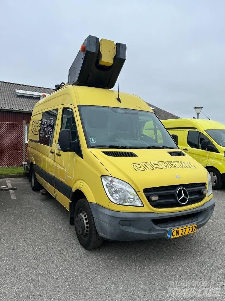 VERSALIFT VT-145-F المنصات الهوائية المثبتة على شاحنة