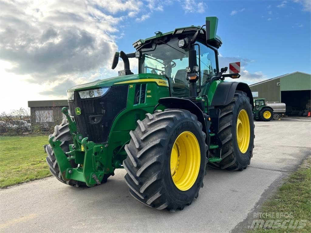 John Deere 7R330 الجرارات