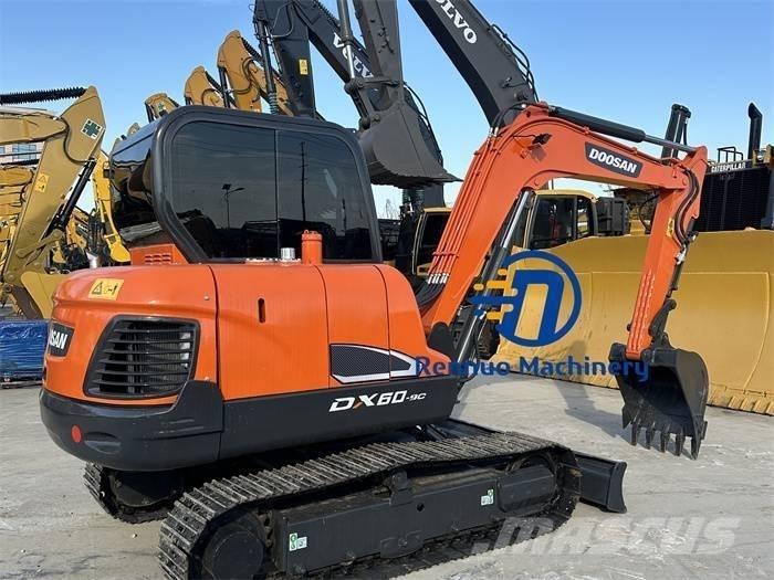 Doosan DX 60 حفارات صغيرة أقل من 7 طن (حفارات صغيرة)