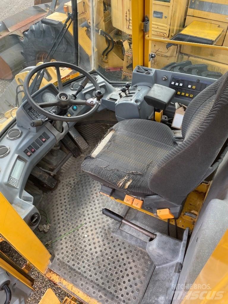 Volvo L70C لوادر بعجل