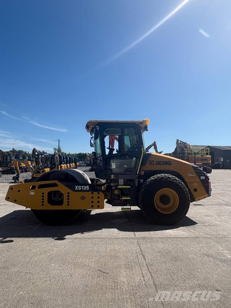 XCMG XS135 مداحل أحادية الأسطوانة