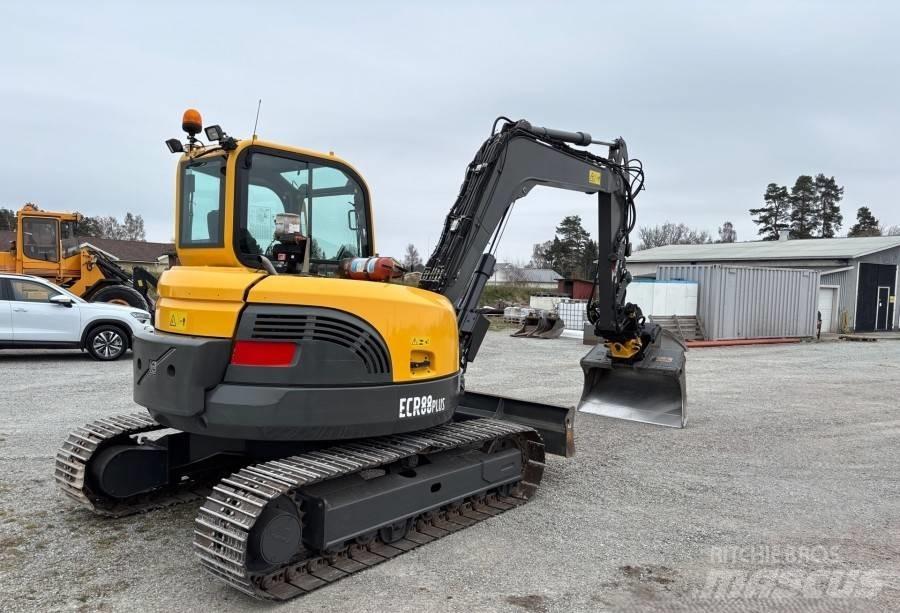 Volvo ECR 88 PLUS حفارات زحافة