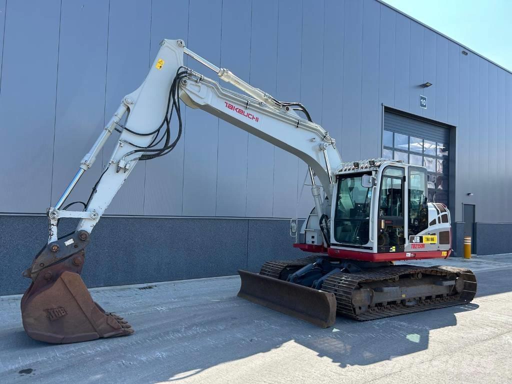 Takeuchi TB 2150 R حفارات زحافة