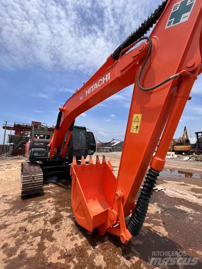 Hitachi ZX 200-6 حفارات زحافة