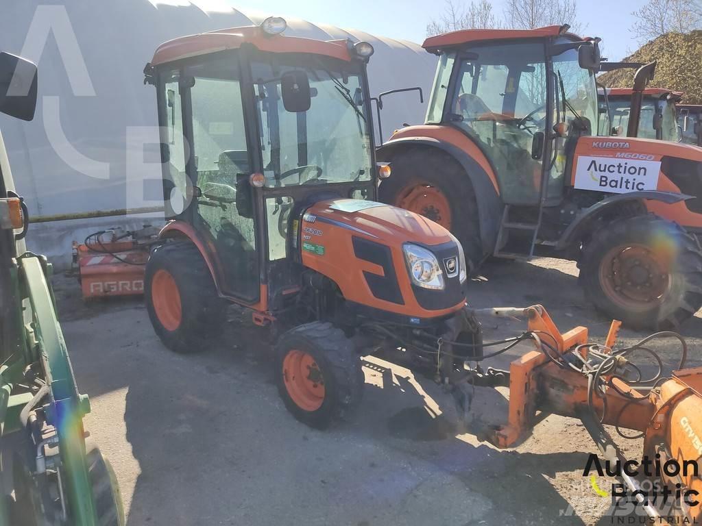 Kioti CK 2810 الجرارات