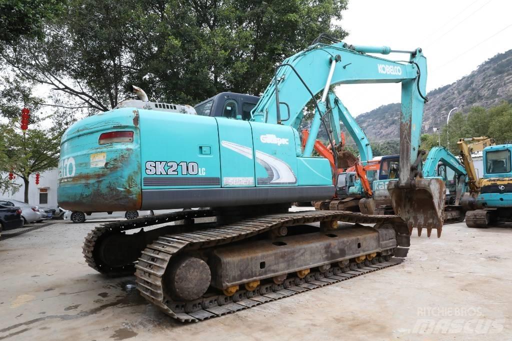 Kobelco SK 210-8 حفارات زحافة