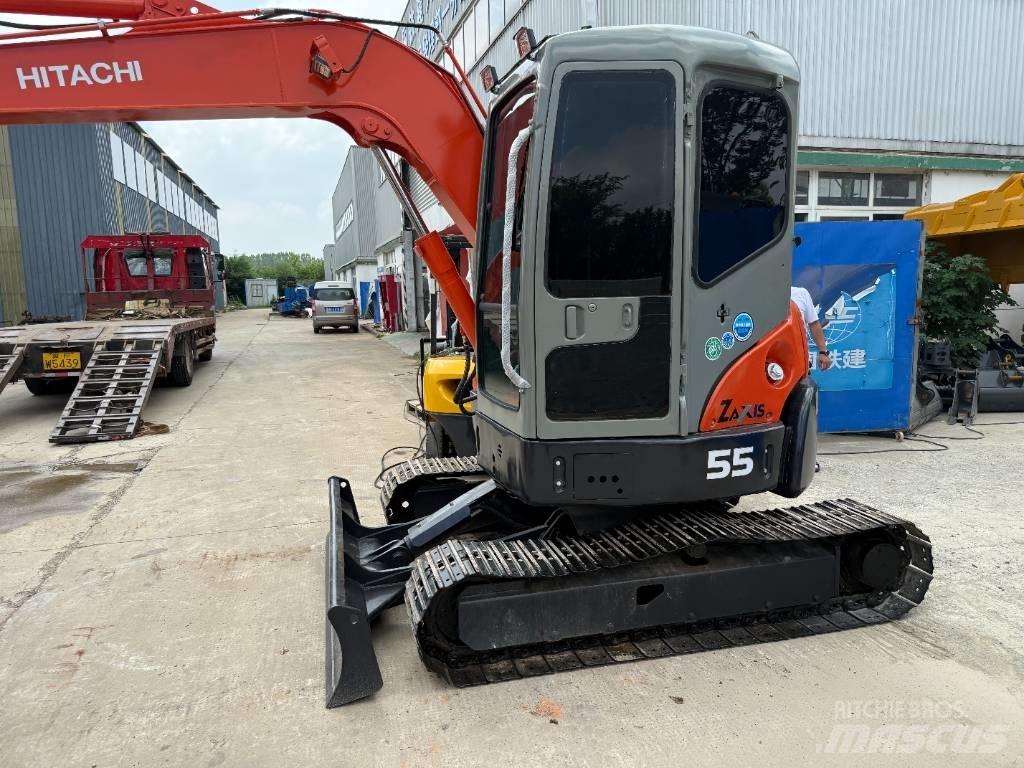 Hitachi Zaxis 55 U حفارات زحافة