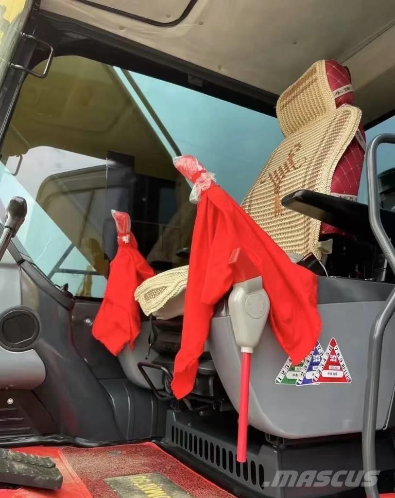 Komatsu PC 240 حفارات زحافة