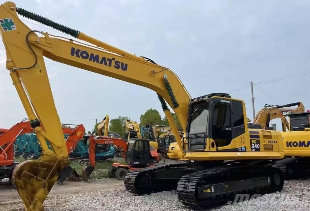 Komatsu PC 240 حفارات زحافة