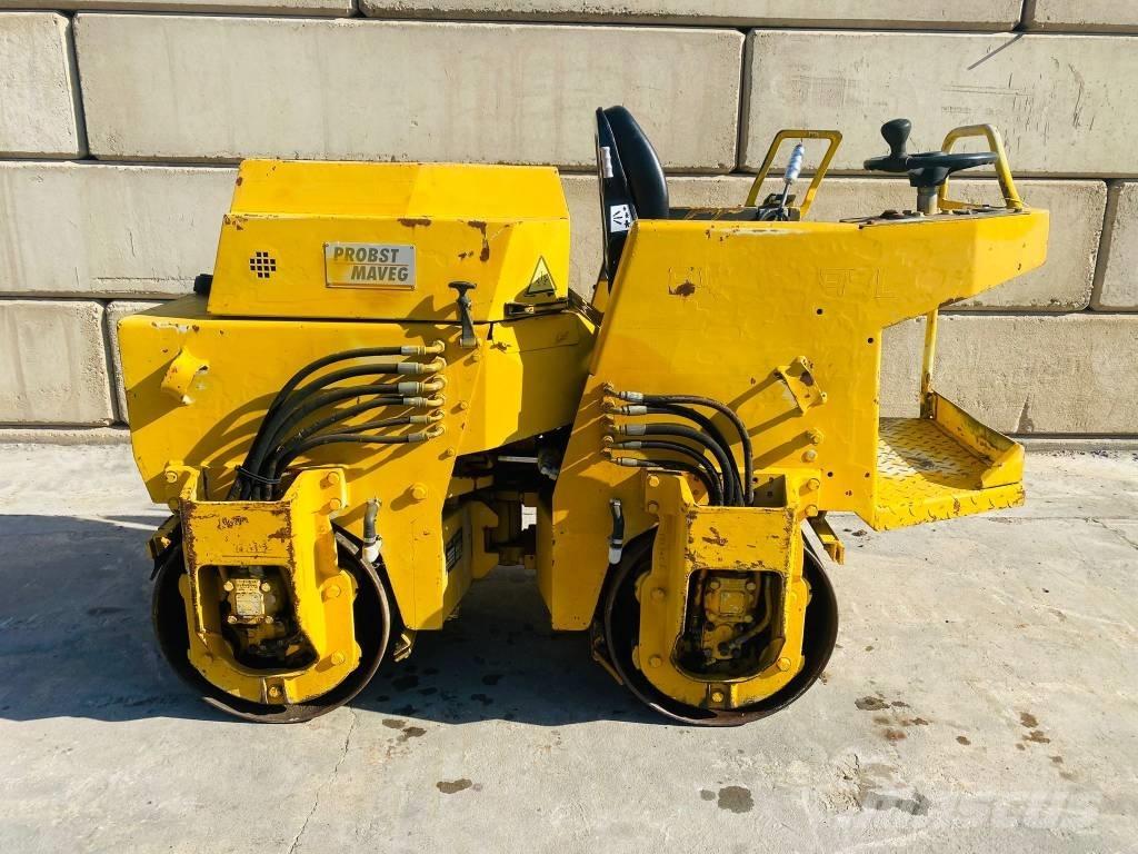 Bomag BW 75 AD مداحل ثنائية الاسطوانة