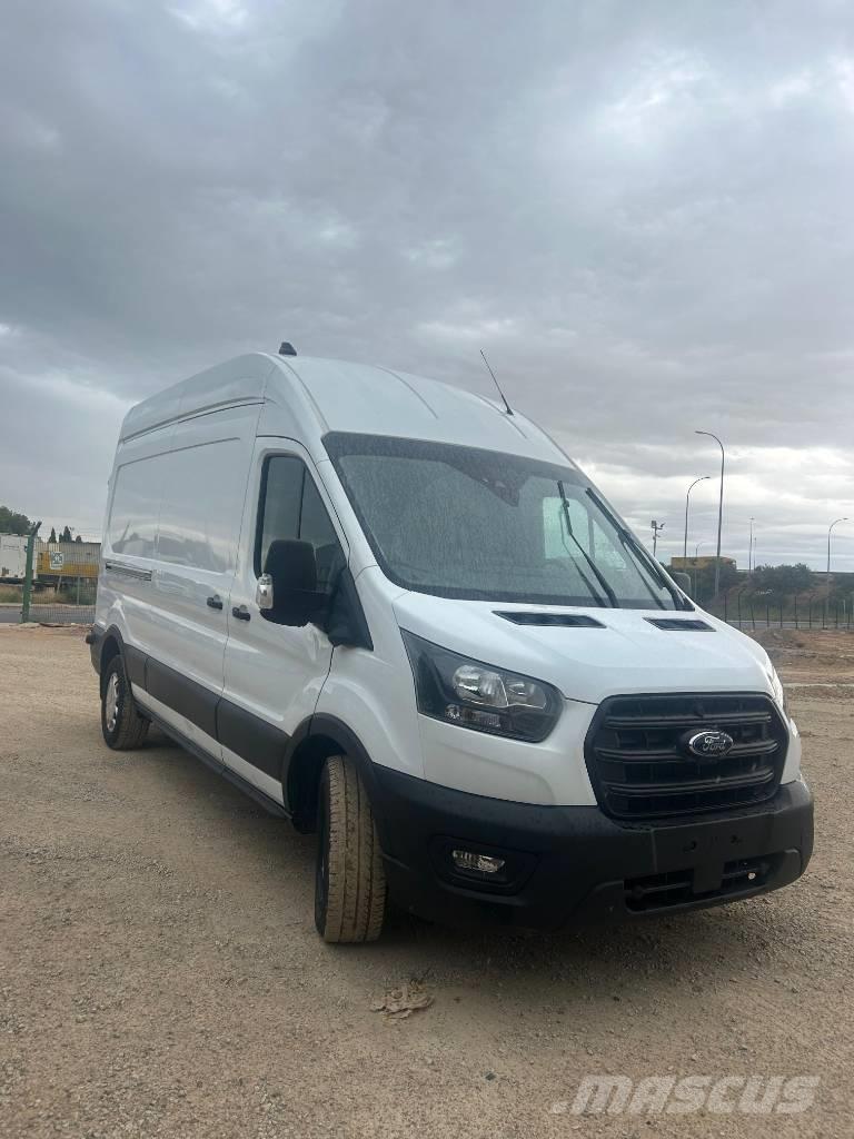 Ford Transit شاحنة مقفلة