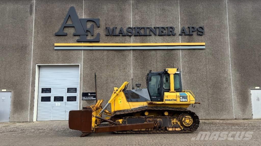 Komatsu D 65 PX-15 بلدوزرات مجنزرة