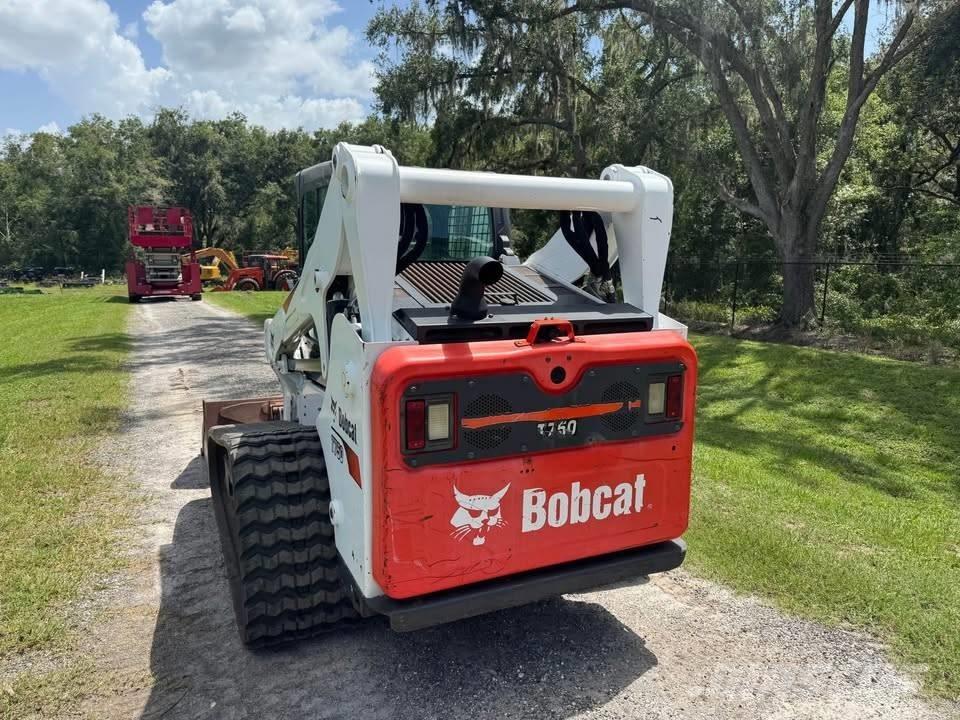 Bobcat T750 لوادر انزلاقية التوجيه