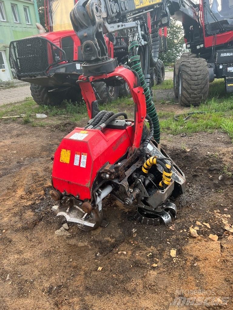 Komatsu 911 حصادات