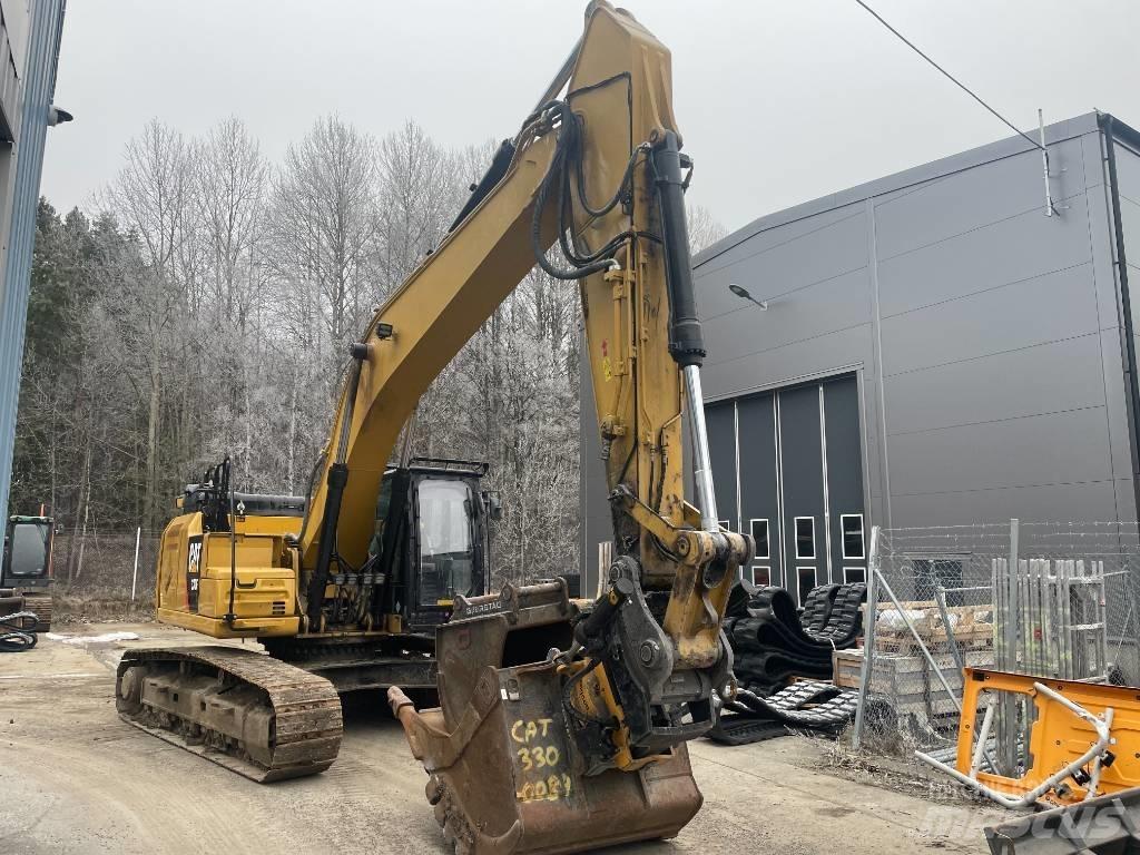 CAT 330 LC حفارات زحافة