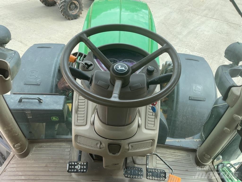 John Deere 6145 R الجرارات