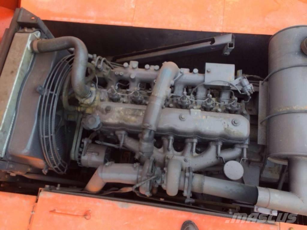 Hitachi EX200-1 حفارات زحافة