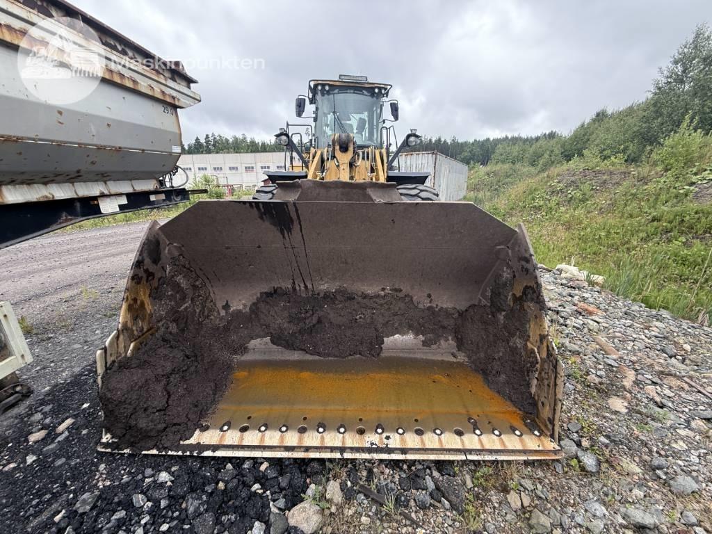 CAT 972 M لوادر بعجل