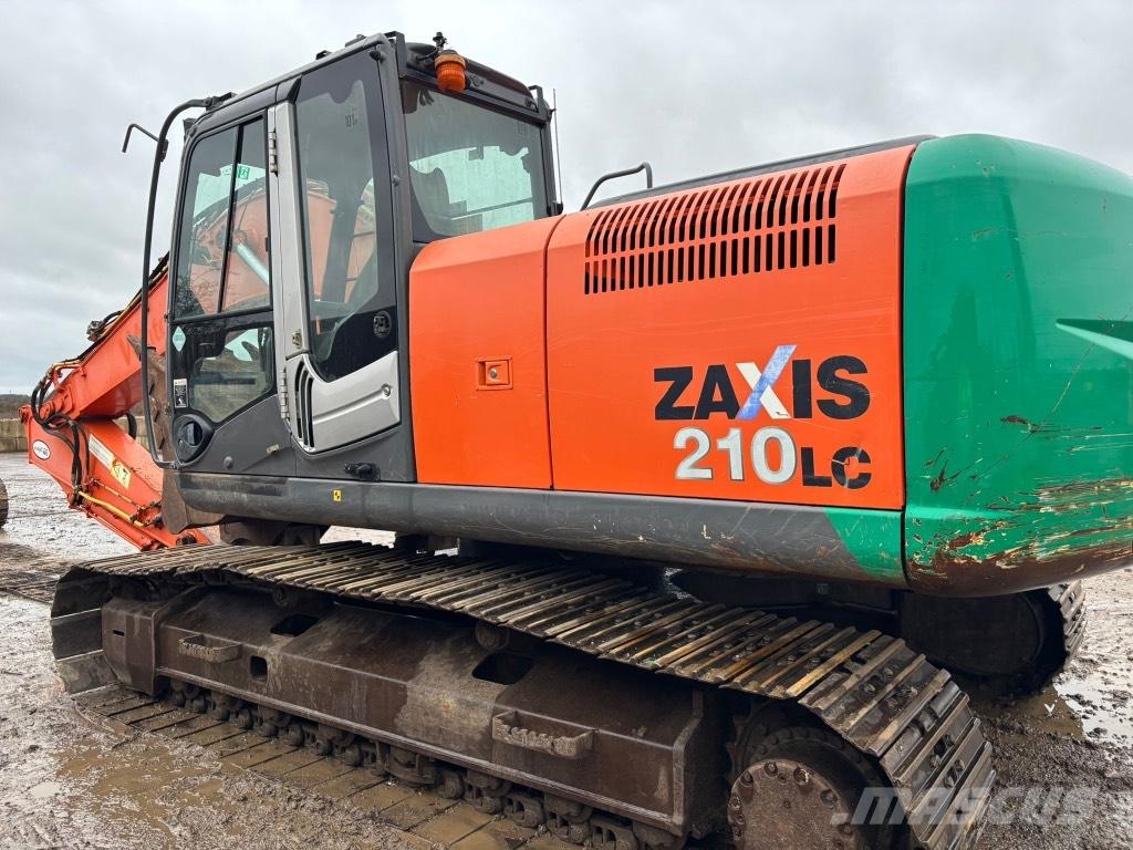 Hitachi zx210 حفارات زحافة