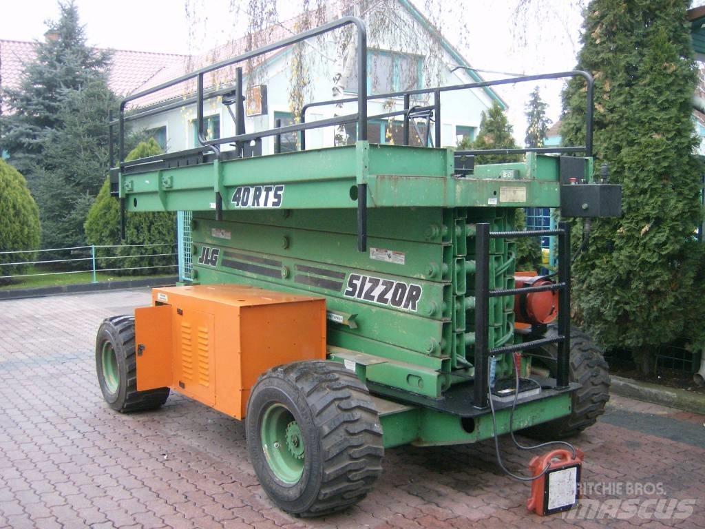 JLG 40RTS    V-1562 رافعات السارية الرأسية