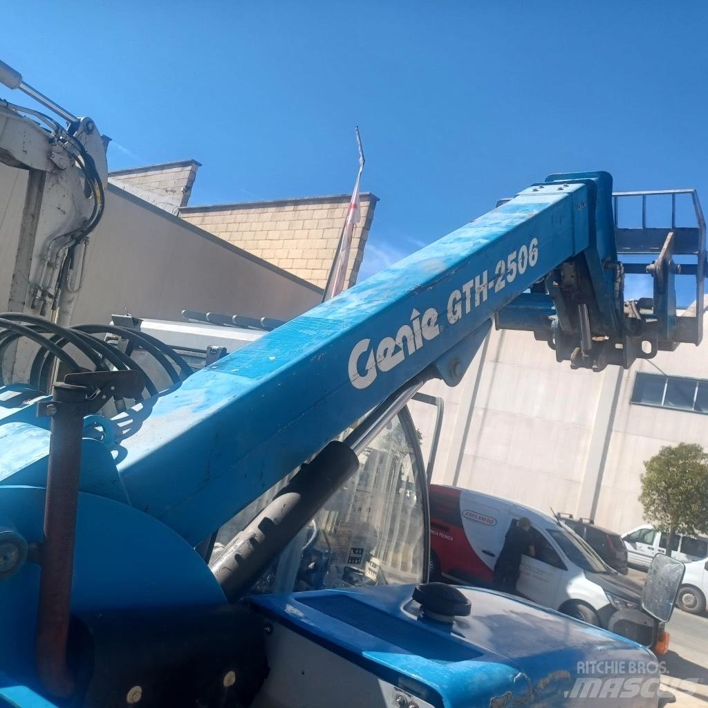 Genie GTH 2506 مناولات متداخلة