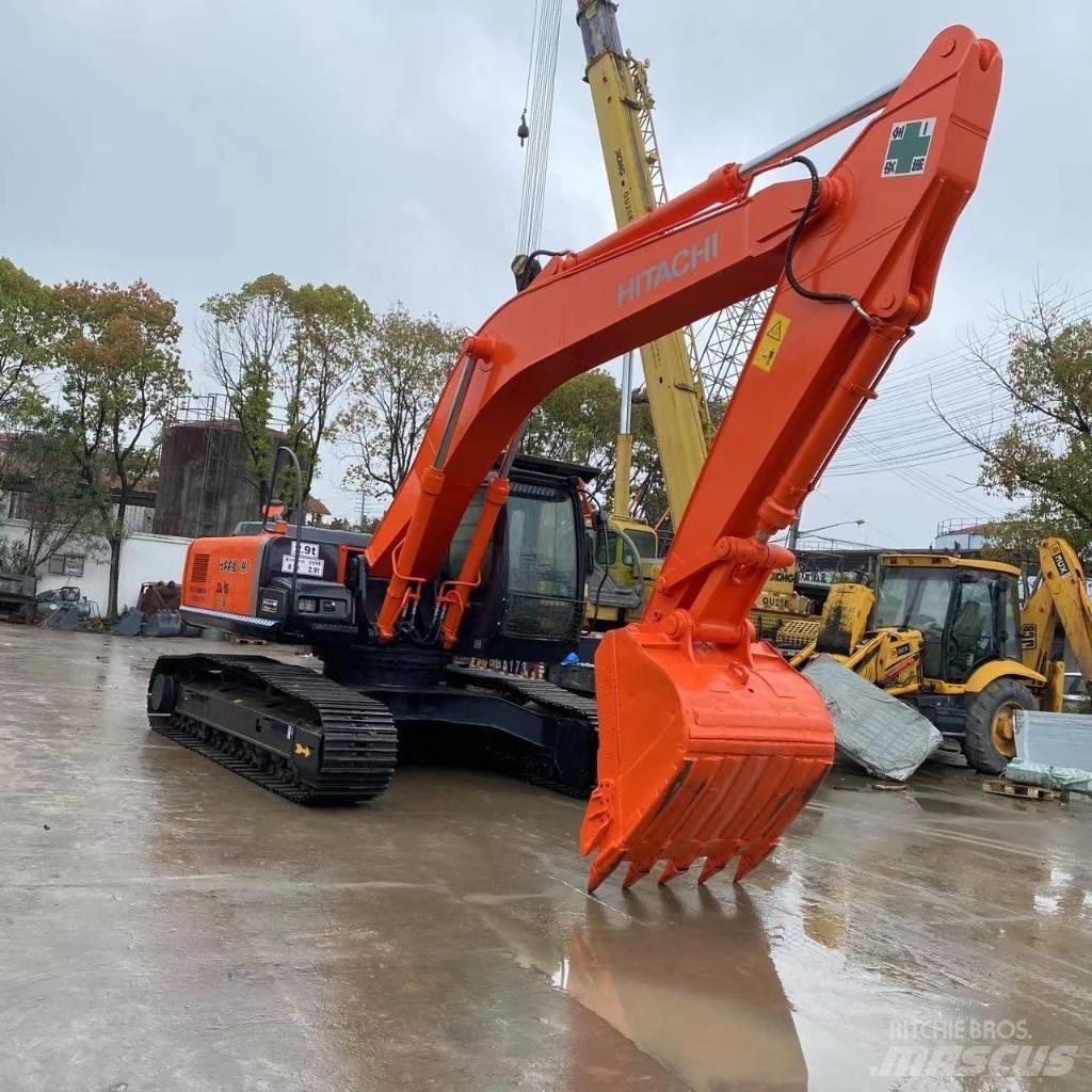 Hitachi ZX 240 LC-3 حفارات زحافة