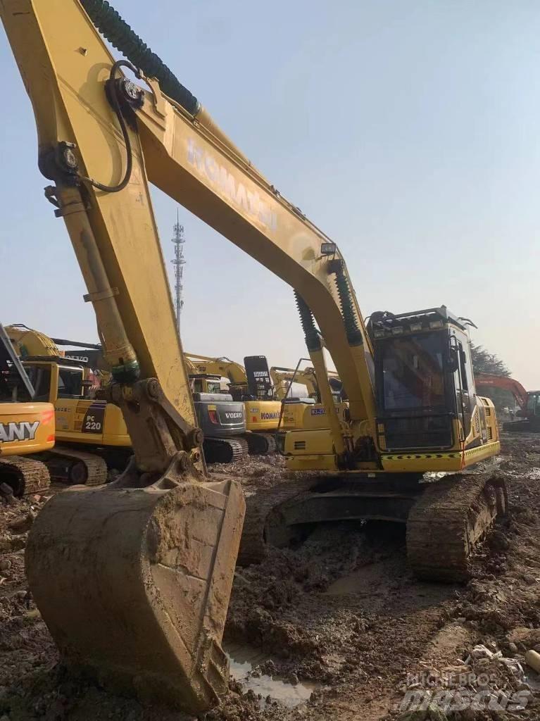 Komatsu PC 220-8M0 حفارات زحافة