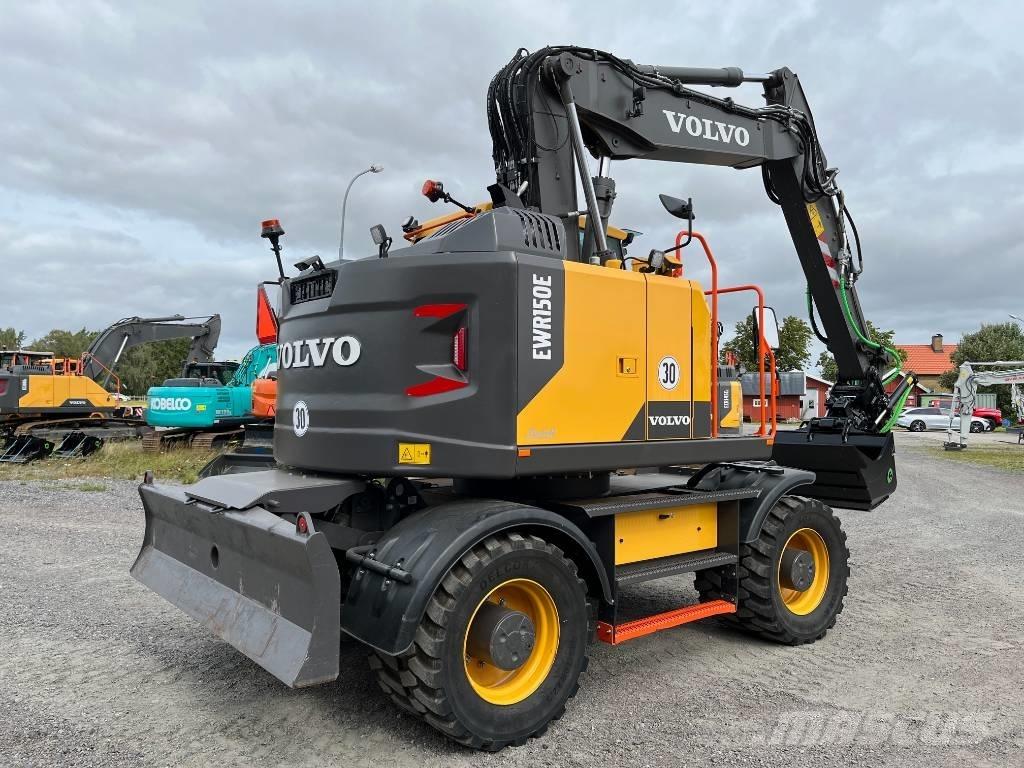 Volvo EWR 150 E حفارات بعجل
