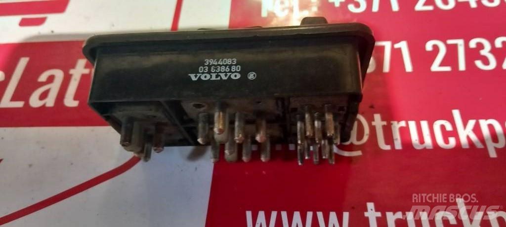 Volvo FH 12.  3944083 كابينة والداخلية
