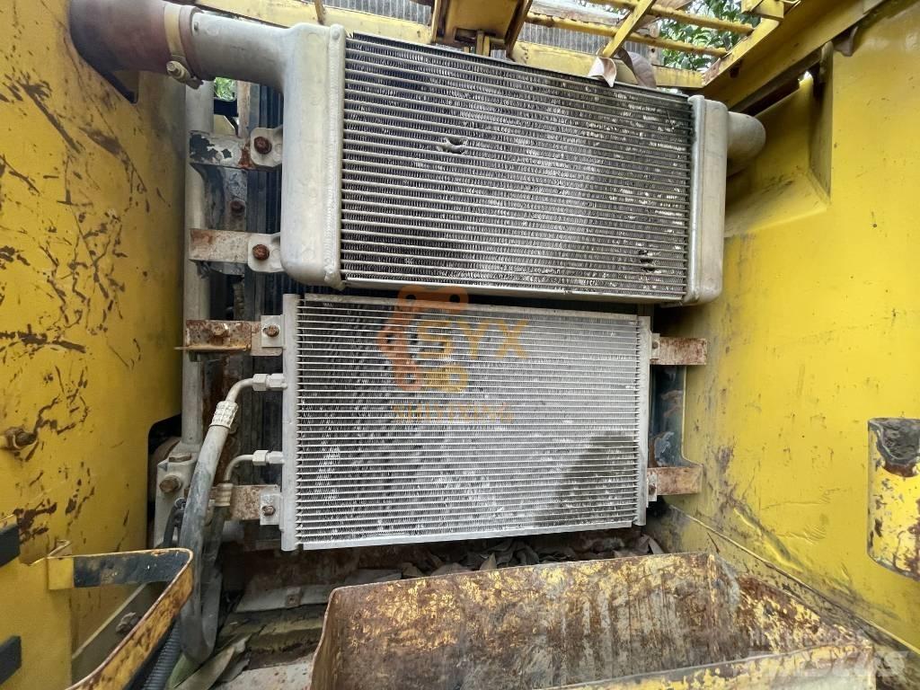 Komatsu PC 220-7 حفارات زحافة
