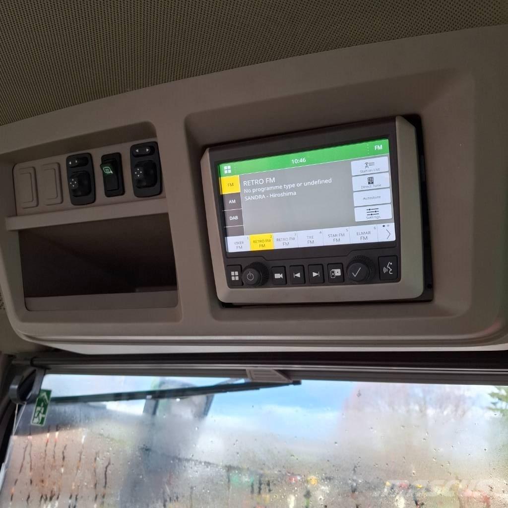 John Deere 8R410 الجرارات