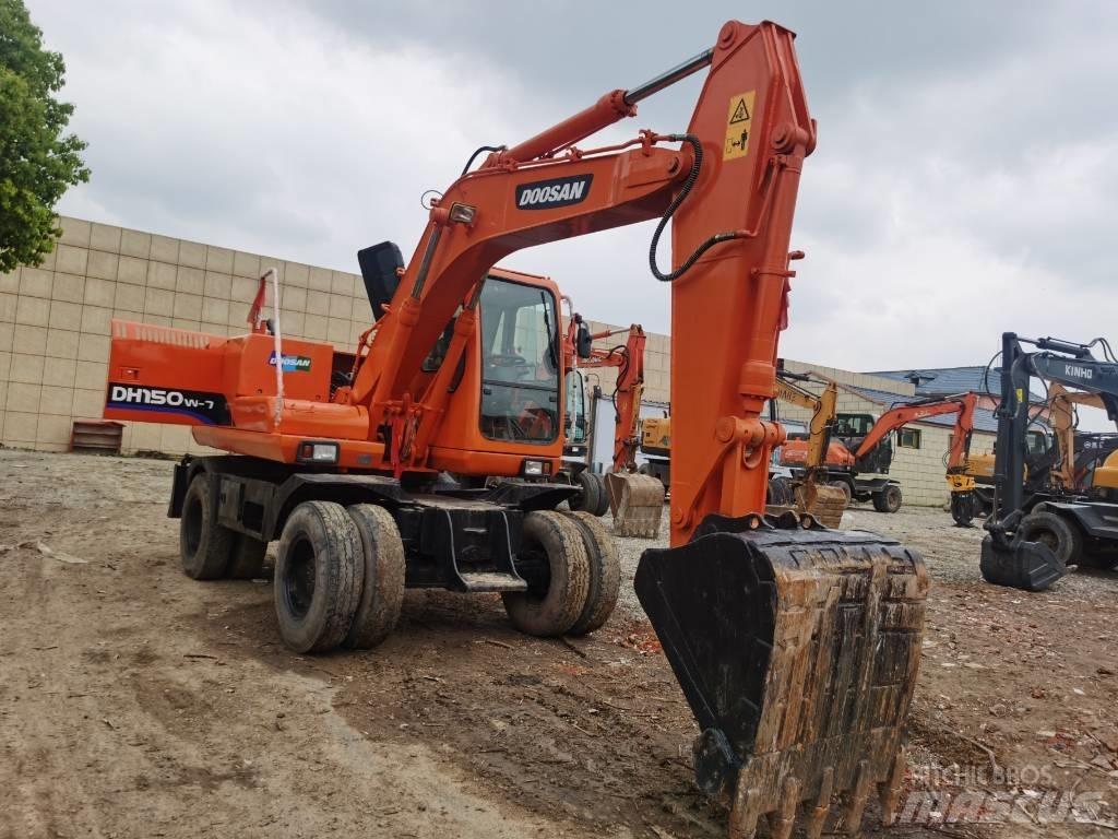 Doosan DH 150 W-7 حفارات بعجل