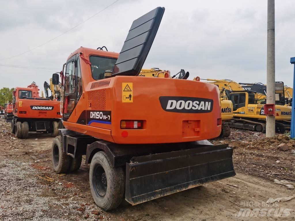 Doosan DH 150 W-7 حفارات بعجل