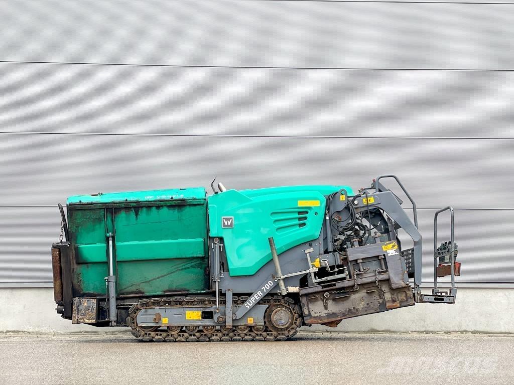 Vögele SUPER 700-3i معدات السفلتة