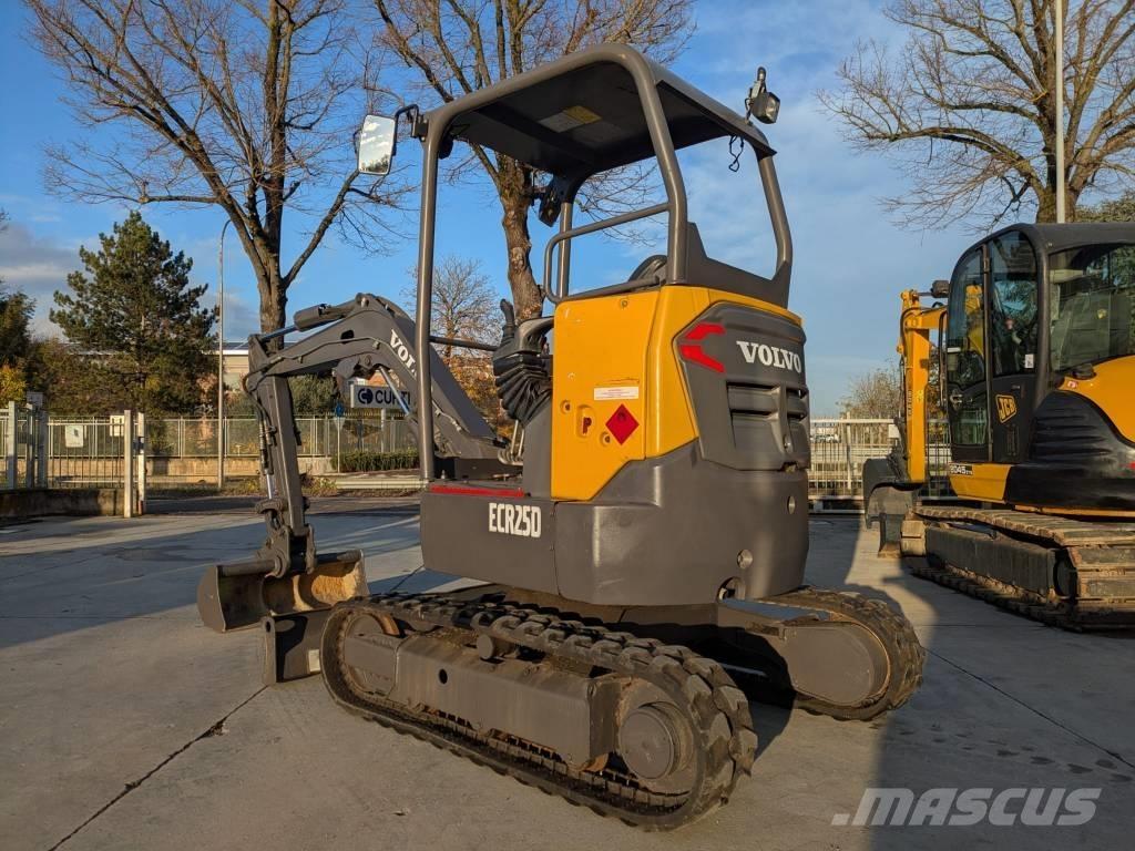 Volvo ECR 25 D حفارات صغيرة أقل من 7 طن (حفارات صغيرة)