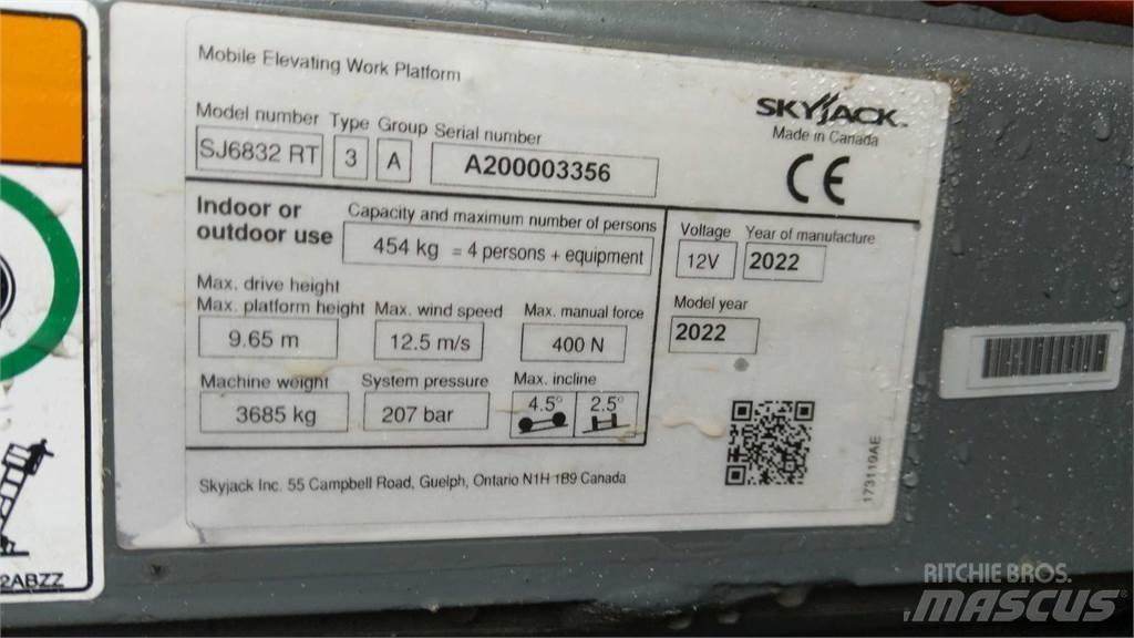 SkyJack 6832RT رافعات مقصية الشكل