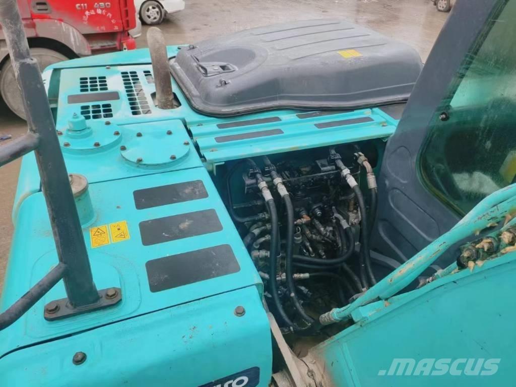 Kobelco SK 140 حفارات زحافة