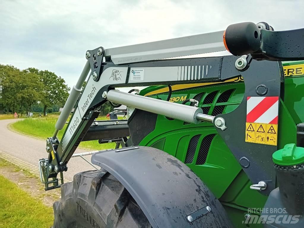 John Deere 6130 M الجرارات