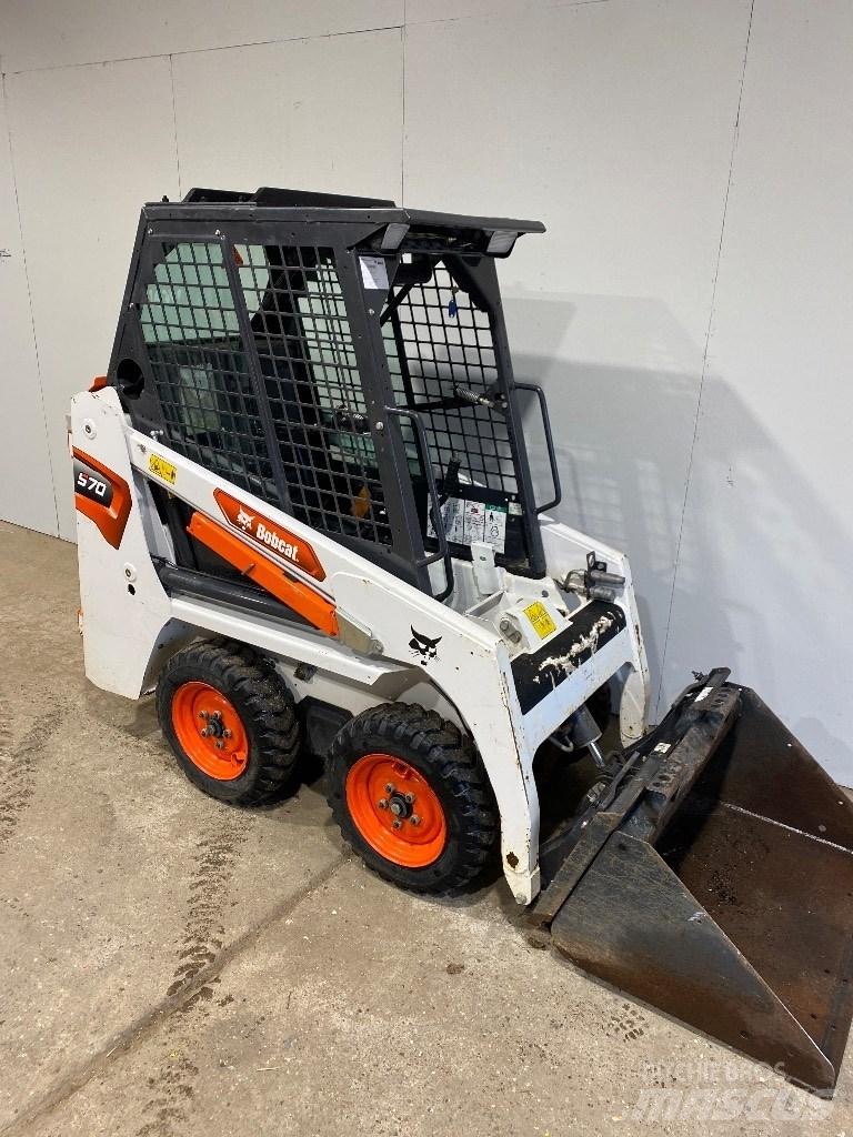 Bobcat S 70 لوادر انزلاقية التوجيه