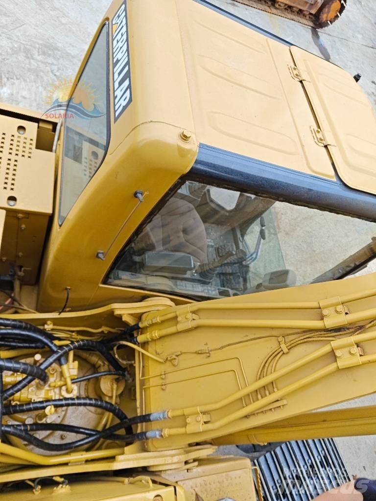 CAT 320 C L حفارات زحافة