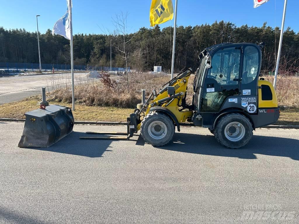 Wacker Neuson WL 25 لوادر بعجل