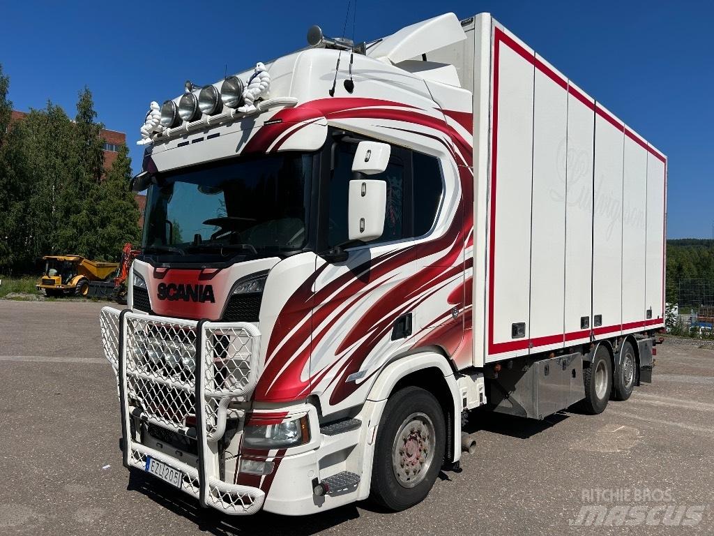 Scania R 650 6x2 شاحنات ذات هيكل صندوقي