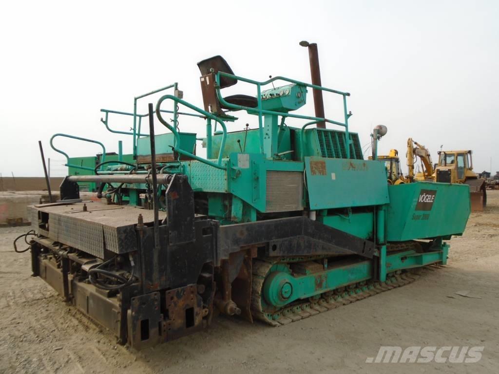 Vögele Super 2000 معدات السفلتة