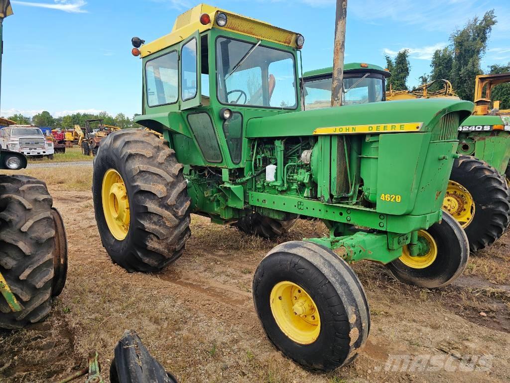 John Deere 4620 الجرارات