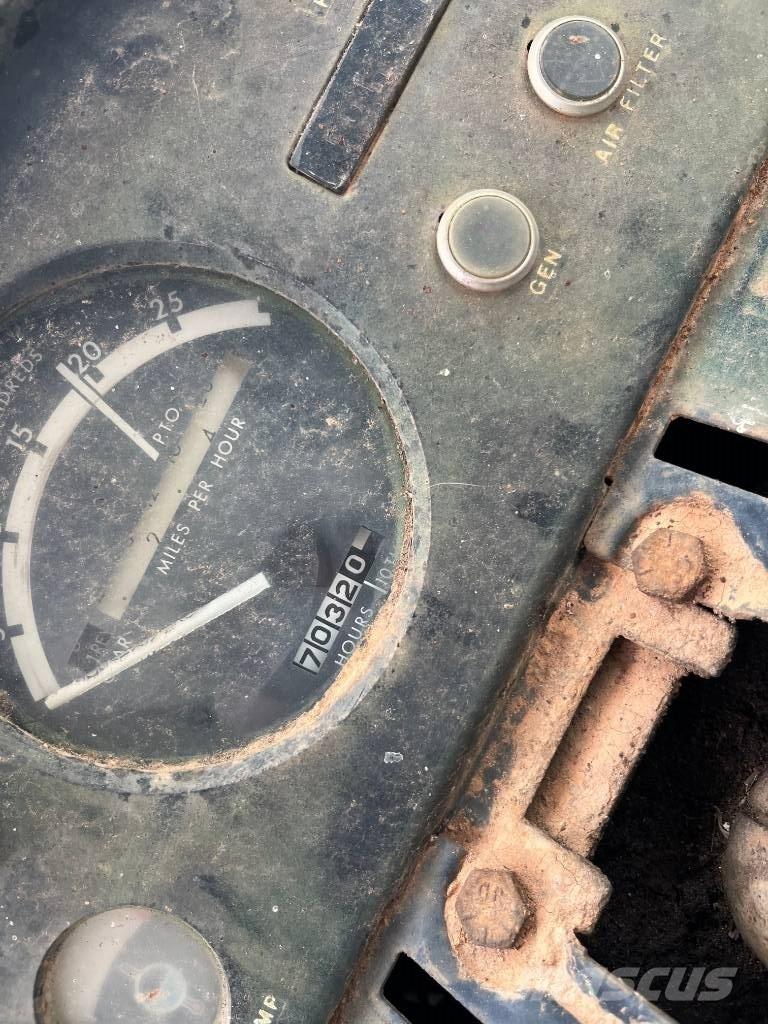 John Deere 4620 الجرارات