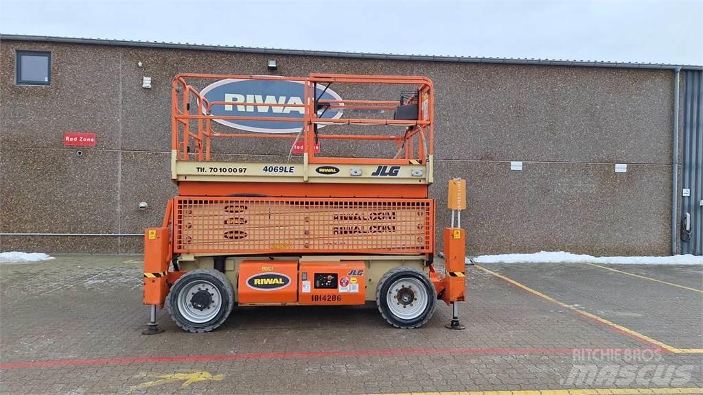 JLG 4069LE رافعات مقصية الشكل