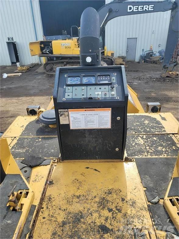 CAT AP-655C معدات السفلتة