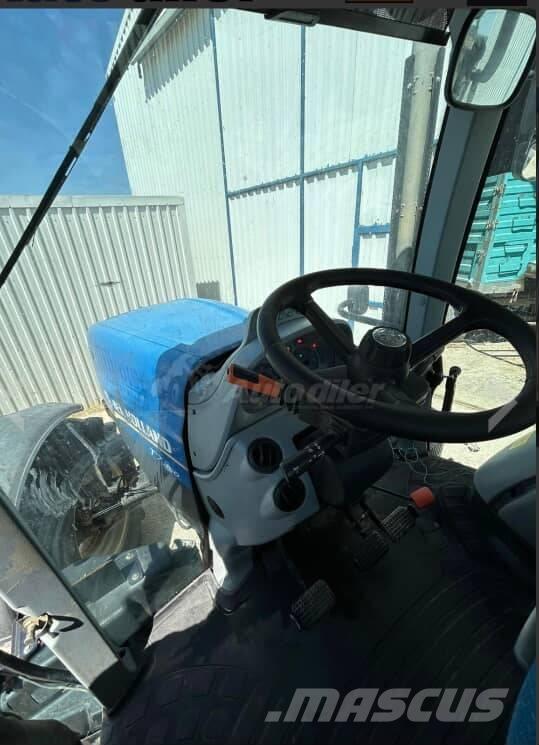 New Holland T7250 الجرارات