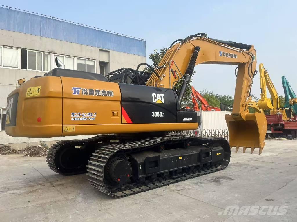 CAT 336 D حفارات زحافة